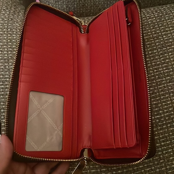 Michael Kors wallet - Picture 2 of 3